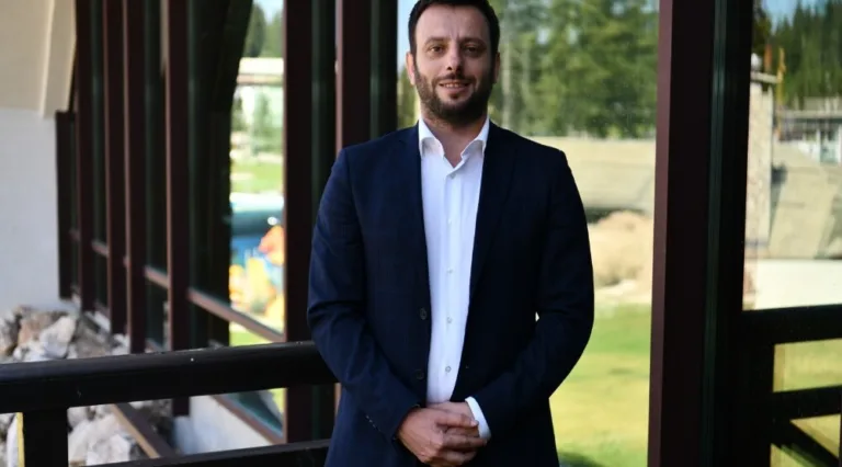 Lisičić: Naši „mađioničari“ su opet izveli trik: novac građana je otišao, a objekat ide pod bager