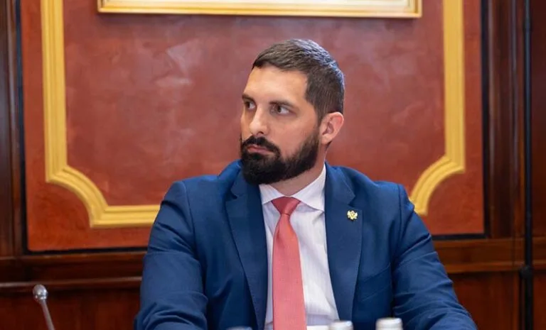 Leković prijavio policiji uvrede i prijetnje putem komentara na Fejsbuku