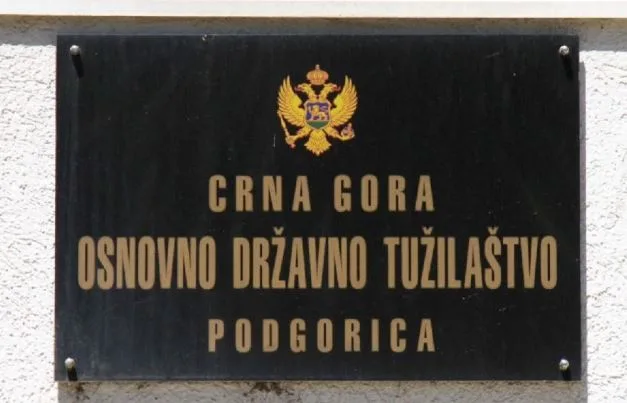 Određeno zadržavanje zbog prijetnji objavljivanjem snimka sa seksualno eksplicitnim sadržajem