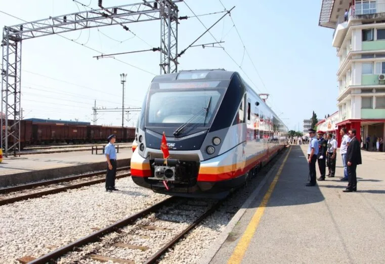 ŽPCG: U dva odvojena incidenta kamenovani vozovi