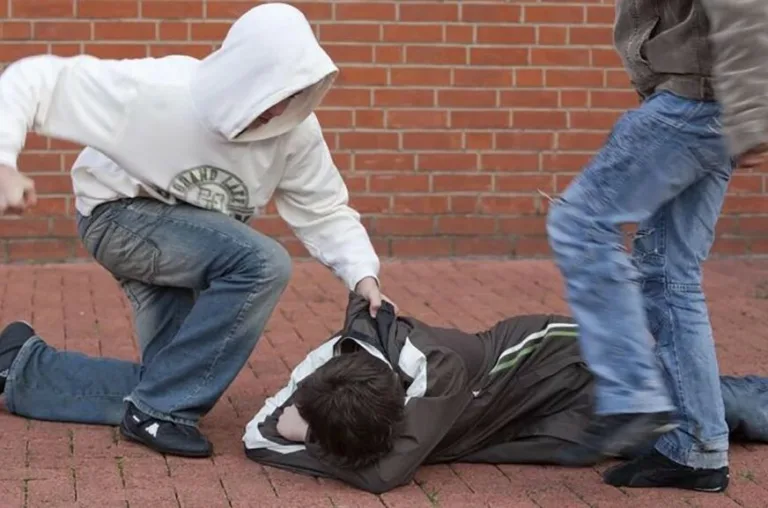 Desetogodišnjaka pretukli vršnjaci kod podgoričke škole, policija istražuje slučaj