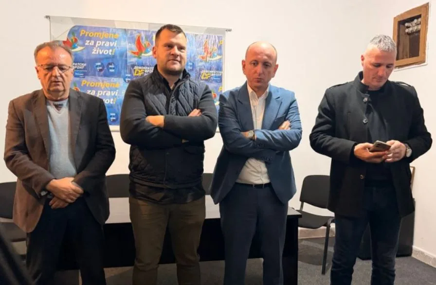Zeta: Zatvorena biračka mjesta; Asanović: Referendum uspio, izašlo 8,5 hiljada građana