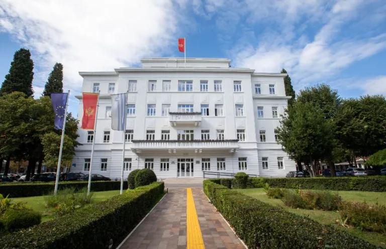 Zaposleni u Glavnom gradu ostvarili pravo na zimnicu