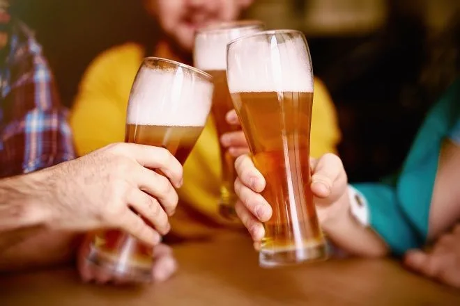 Pljevlja: Četiri maloljetnika u jednom lokalu zatečena u konzumiranju alkohola