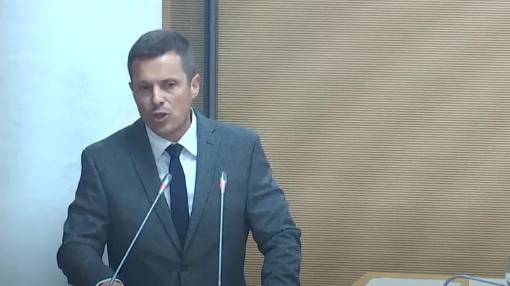 Mujović: Napadom na imovinu izvođača radova u Botunu pređena crvena linija