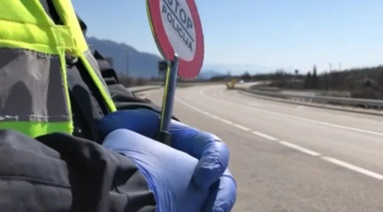 Novljanin u dva navrata nije stajao na znak “stop”, kažnjen sa 30 dana zatvora