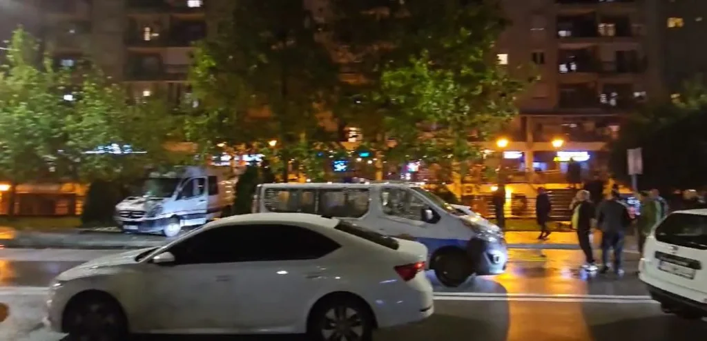 Podgorica: Procesuirano 16 lica, nosili fantomke, šipke i uznemiravali građane