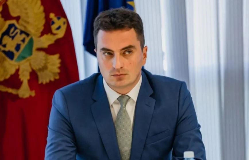 Šćekić: Crna Gora primjenjuje stroge međunarodne standarde u avijaciji