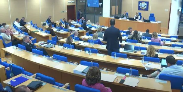 Odbornici u Glavnom gradu sami sebi uvećavaju naknade sa 250 na 400 eura