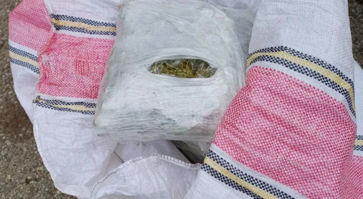 Podgorica: Uhapšen vozač, nakon potjere pronađeno oko 26 kilograma marihuane