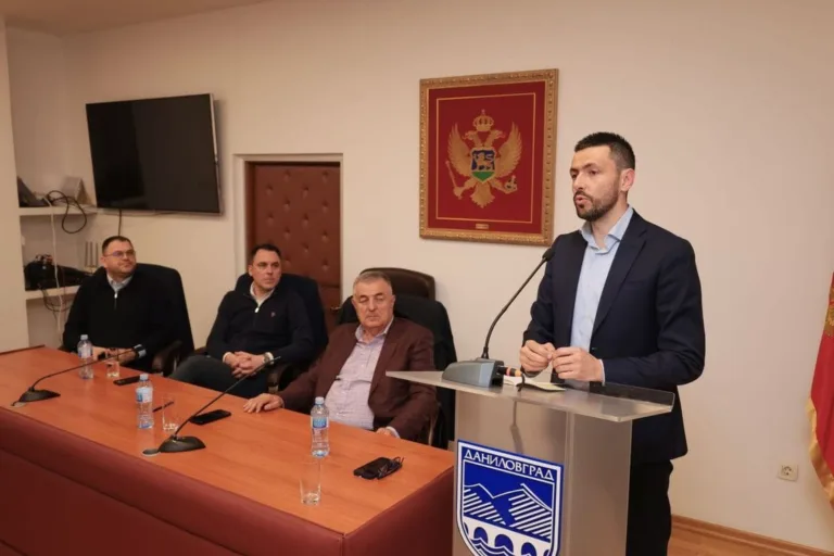 Živković: Ova vlast je pala, progon političkih neistomišljenika i kritičara je terminalna faza