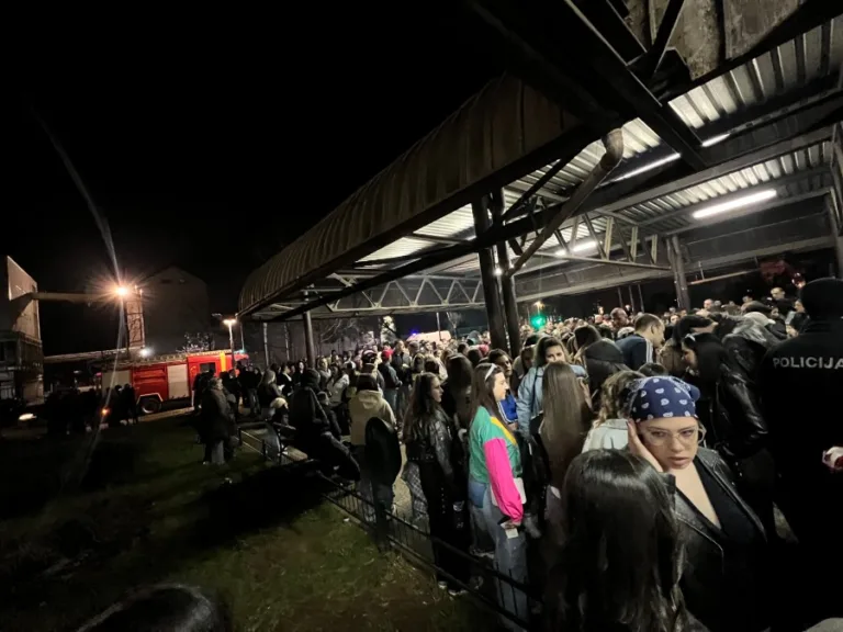 Nikšić: Prekinut koncert u Sportskom centru, stigla dojava o bombi