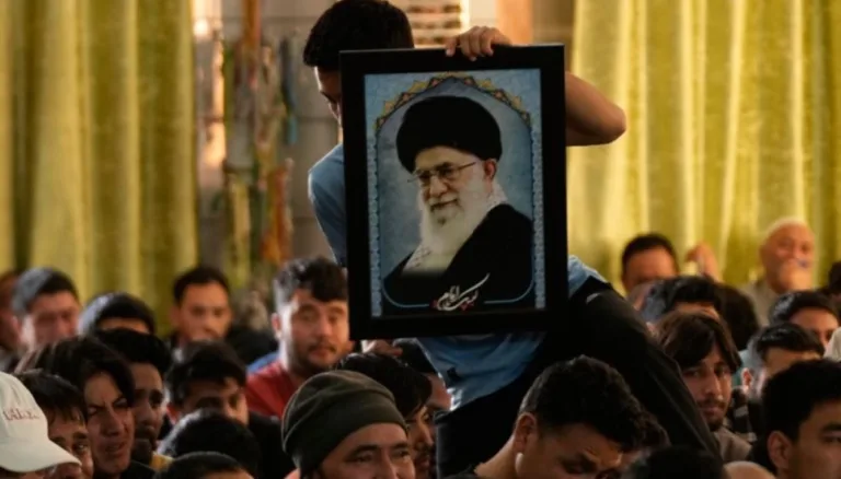 Iranska vlada potvrdila: Ubijen Hamnei, odmazda Irana talasom napada