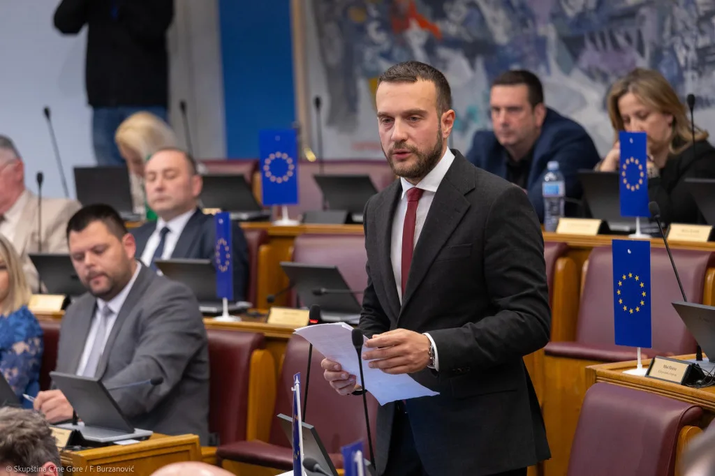 Urošević: Klub poslanika PES-a podržaće oba zakonska rješenja