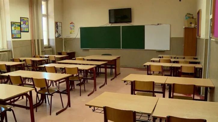Maloljetnici iza dojava koje prazne škole